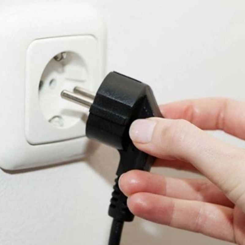 Hướng dẫn sử dụng máy rửa bát Panasonic từ A-Z đơn giản, hiệu quả 19 Cắm dây nguồn của máy rửa bát vào ổ điện phù hợp với công suất và điện áp của máy rửa bát