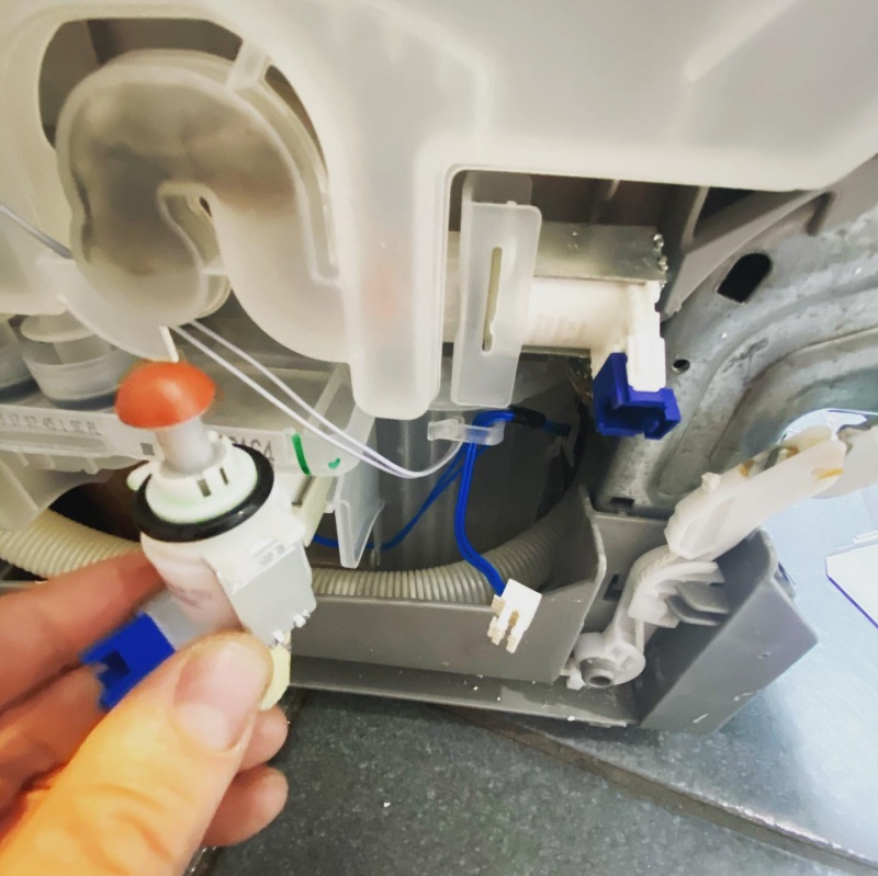 Cách khắc phục lỗi van két nước trên máy rửa bát Bosch 2 lỗi van két nước