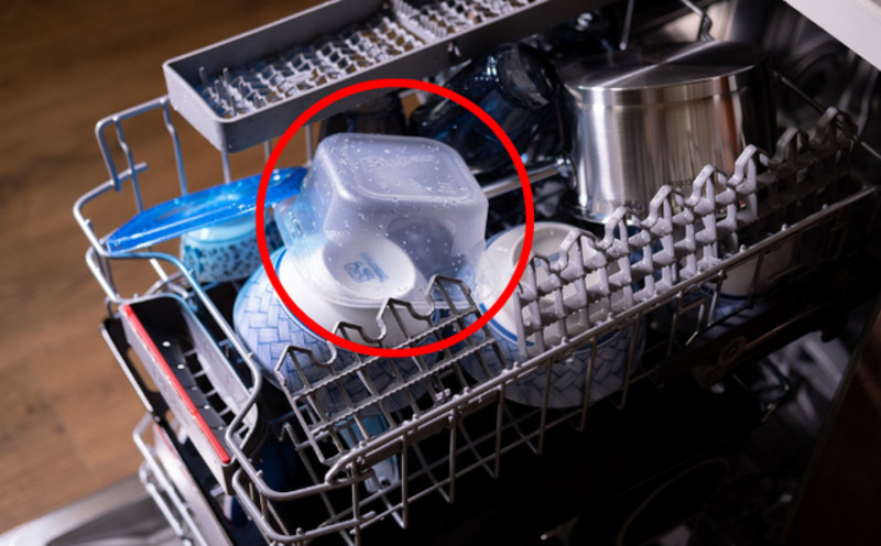 Máy rửa bát có rửa được đồ nhựa không? Các loại đồ nhựa an toàn với máy rửa chén