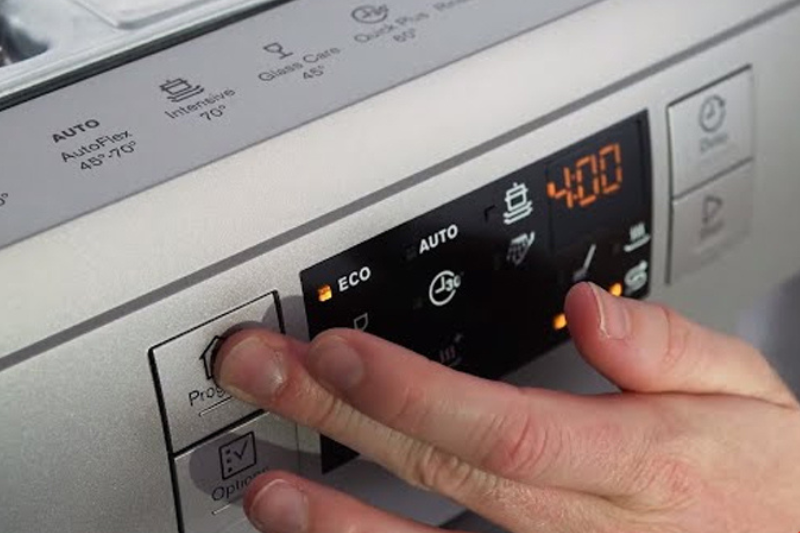 Khắc phục máy rửa bát Electrolux báo lỗi đơn giản tại nhà 2 máy rửa bát electrolux báo lỗi