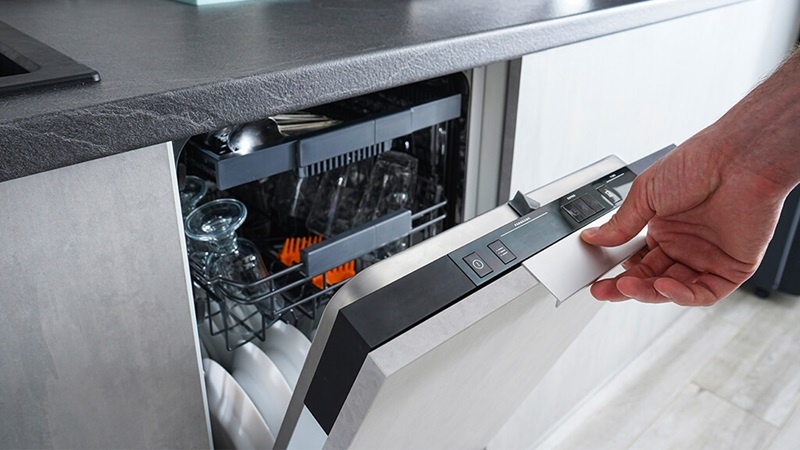 Nguyên nhân và khắc phục lỗi máy rửa bát không đóng được cửa 4 máy rửa bát không đóng được cửa
