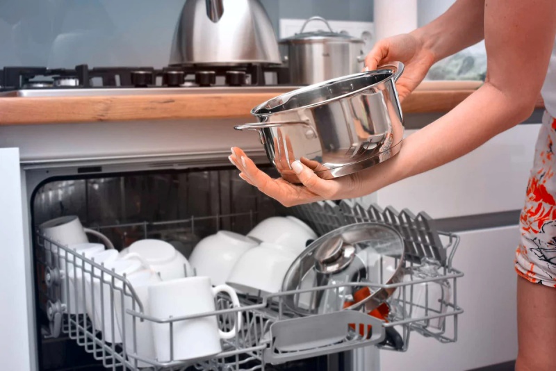 Nồi chảo rửa bằng máy rửa chén có hiệu quả không? 5 Nồi chảo rửa bằng máy rửa chén