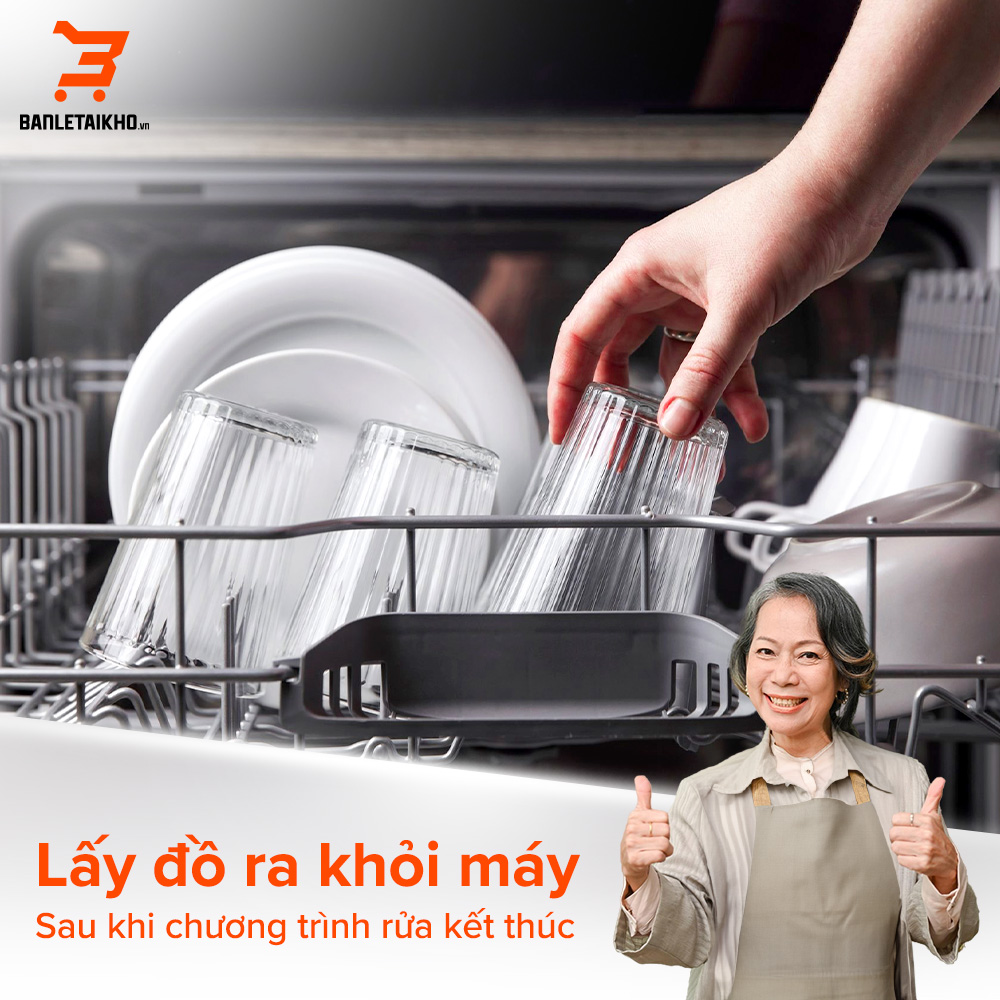 Hướng dẫn sử dụng máy rửa bát Bosch cho người mới sử dụng 7 Khi chương trình rửa kết thúc có thể lấy đồ dùng ra khỏi máy để xếp vào kệ